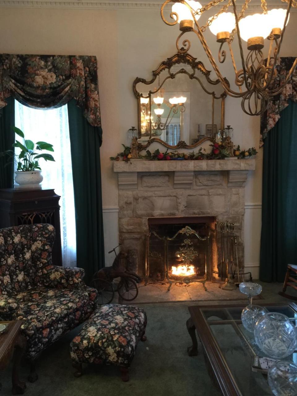 Strickland Arms Bed And Breakfast Austin Exterior photo